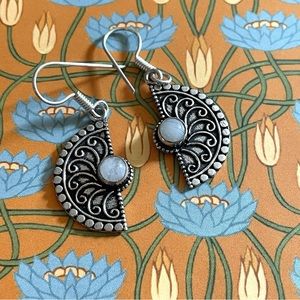 Vintage stamped 925 sterling silver crescent fan earrings w/ moonstone? cabochon